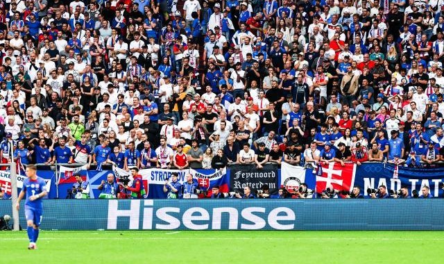 开云体育app-【现场】南门94分钟玄学制胜！没有人朝他扔啤酒杯了