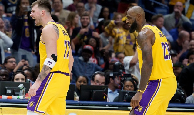 开云体育-徐静雨：老狮王不容易 具备一双慧眼的球迷才能看到詹姆斯的伟大