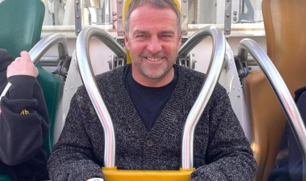 kaiyun-短暂的闲暇时光，弗里克到巴塞罗那第比达博山玩跳楼机