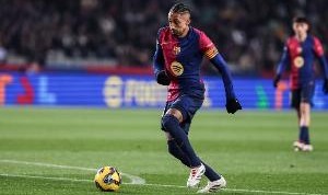 开云官网-本赛季欧冠巴萨已经打进33球，拉菲尼亚直接参与17球