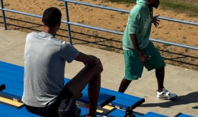 开云体育-又是特训！加内特晒和文班🦄一起训练的照片：他下赛季必有所为